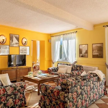 Alba Del Lario 12&2, Emma