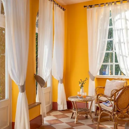 Alba Del Lario 12&2, Emma וילה