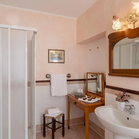 Alba Del Lario 12&2, Emma *